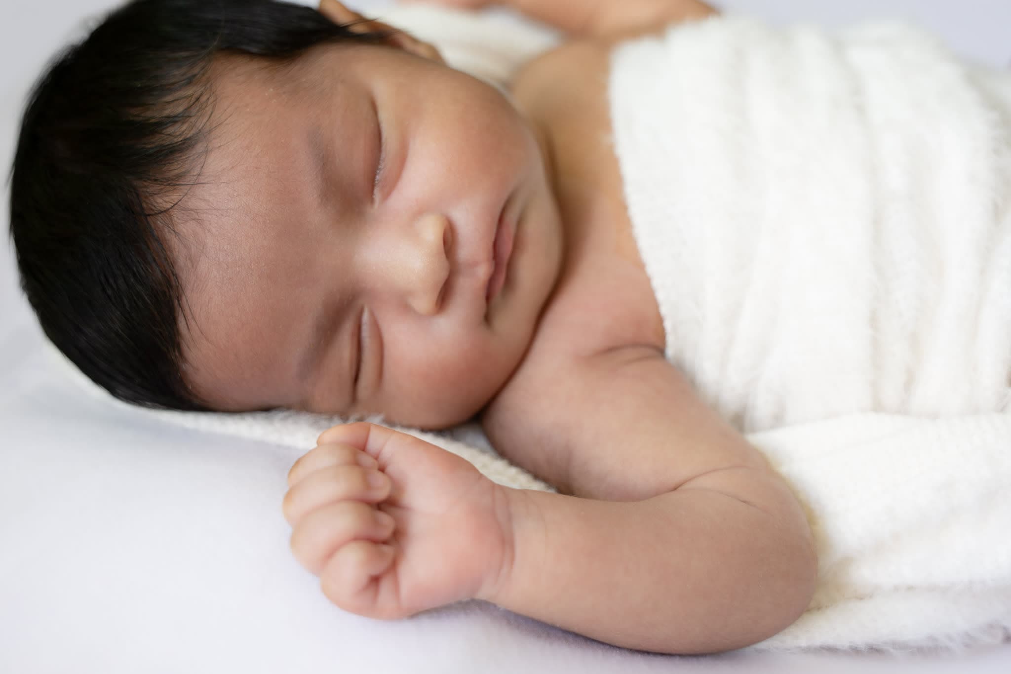 In-home newborn photographer in Montreal for $250