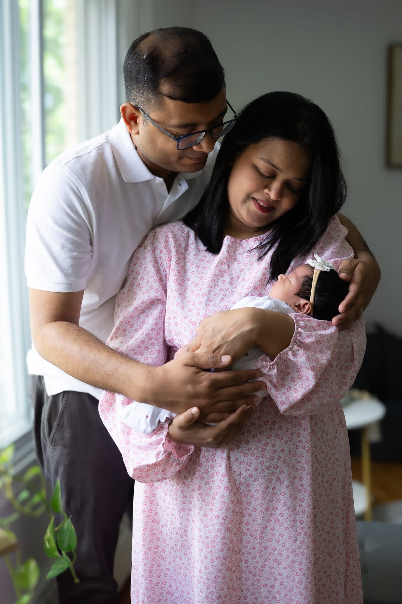 In-home newborn photographer in Montreal for $250