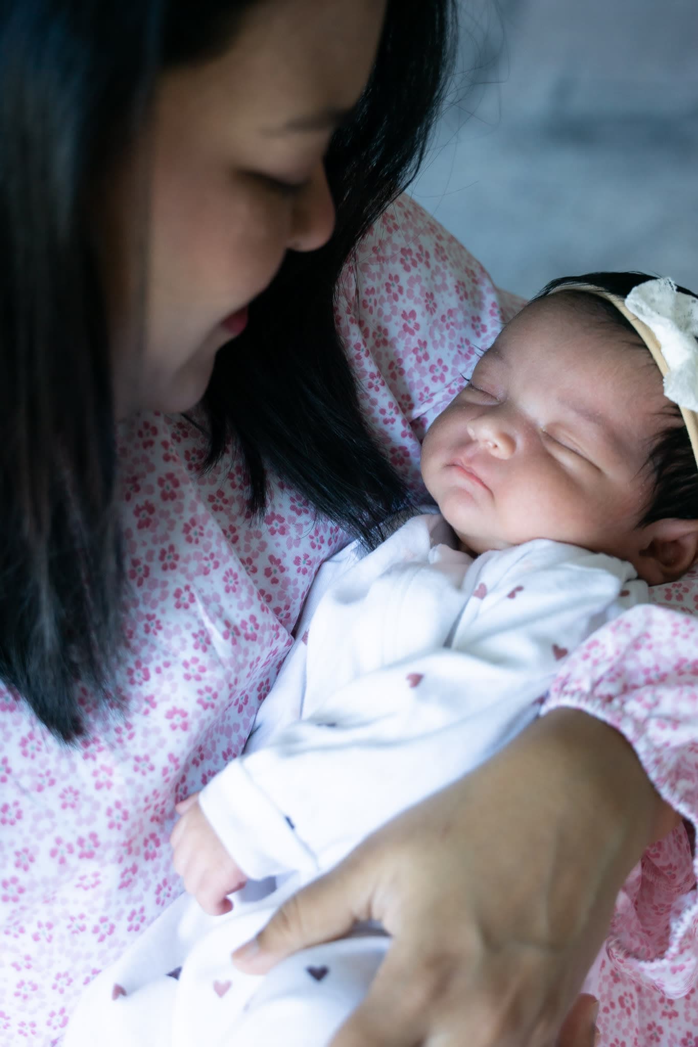 In-home newborn photographer in Montreal for $250