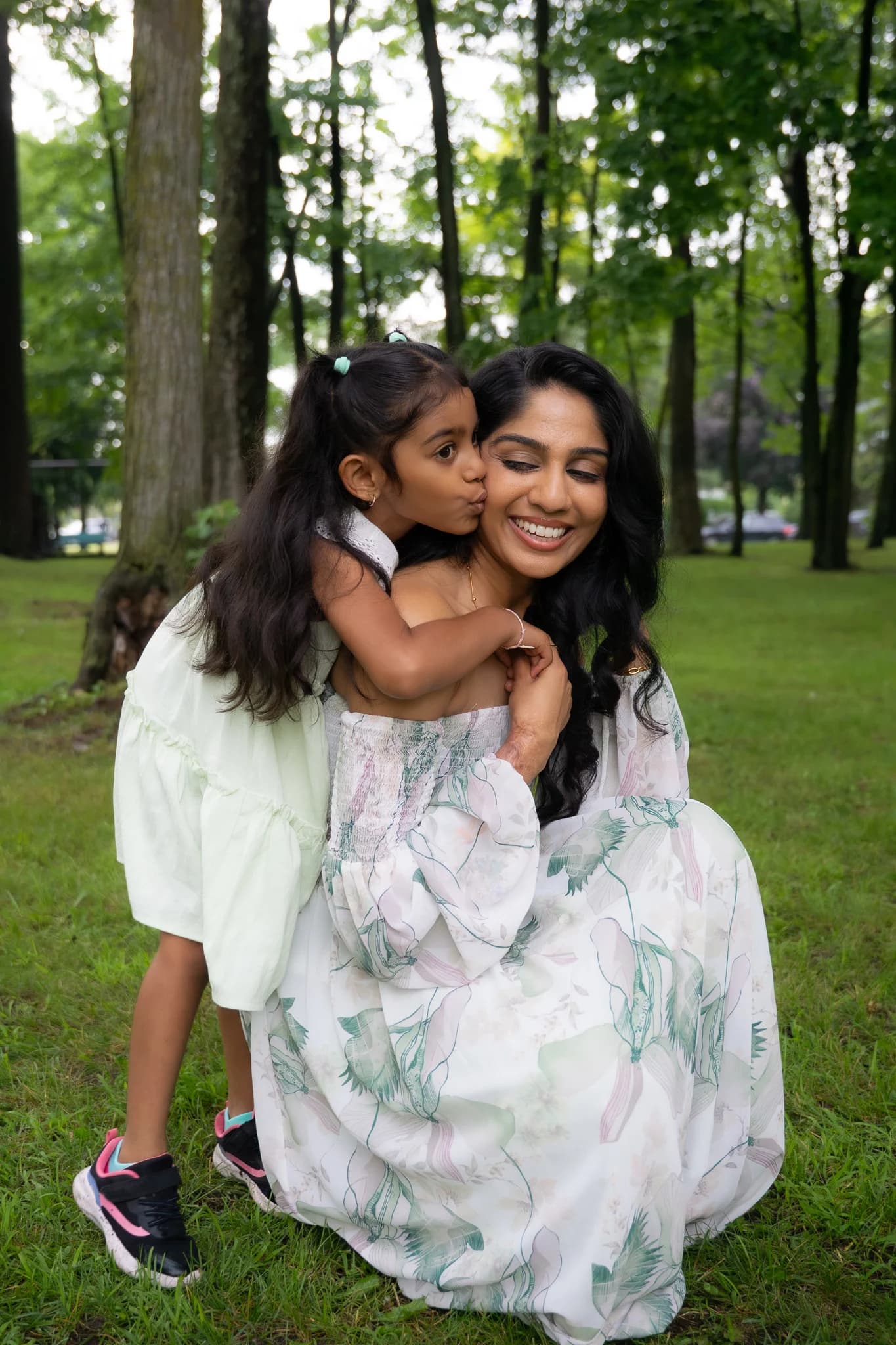 Outdoor Family Photographer in Laval